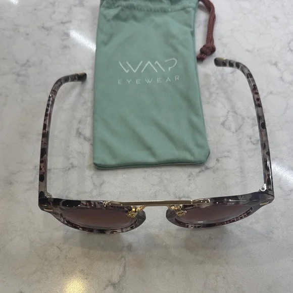 WMP Tortoise Sunglasses, Very trendy & cute!! - Picture 4 of 7